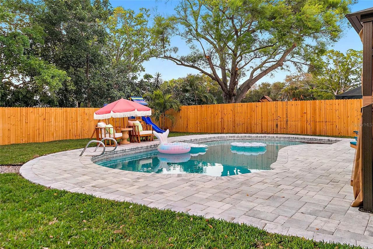8686 124th Way, Seminole, FL 33772 Photo