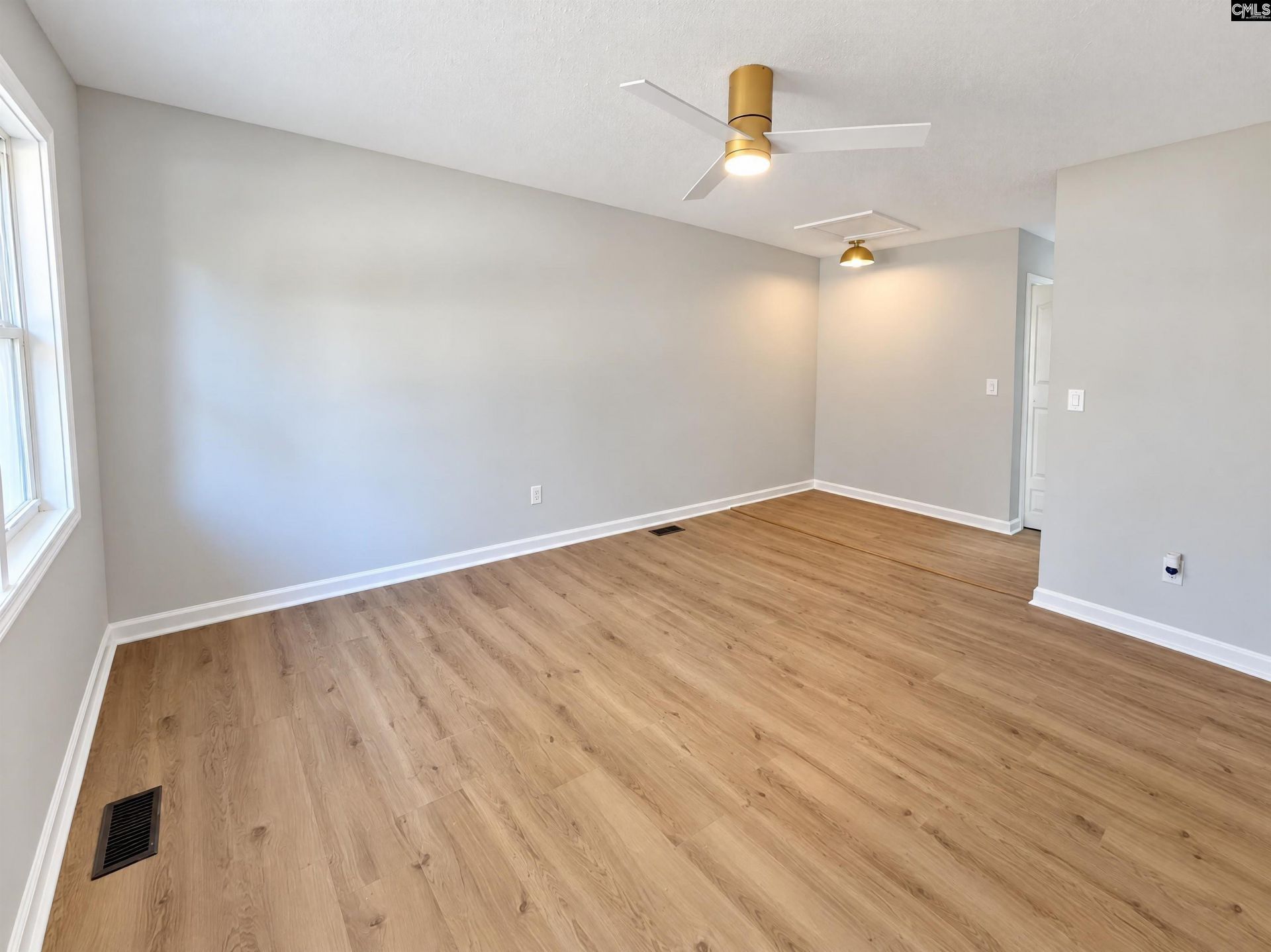 112 Riverview Court  Photo 11