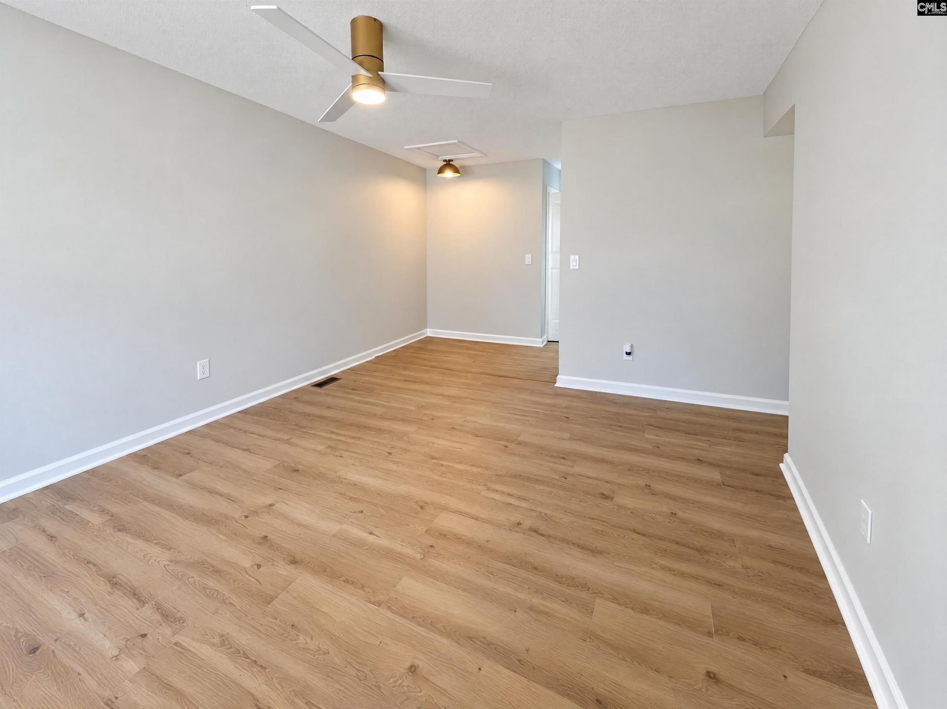 112 Riverview Court  Photo 12