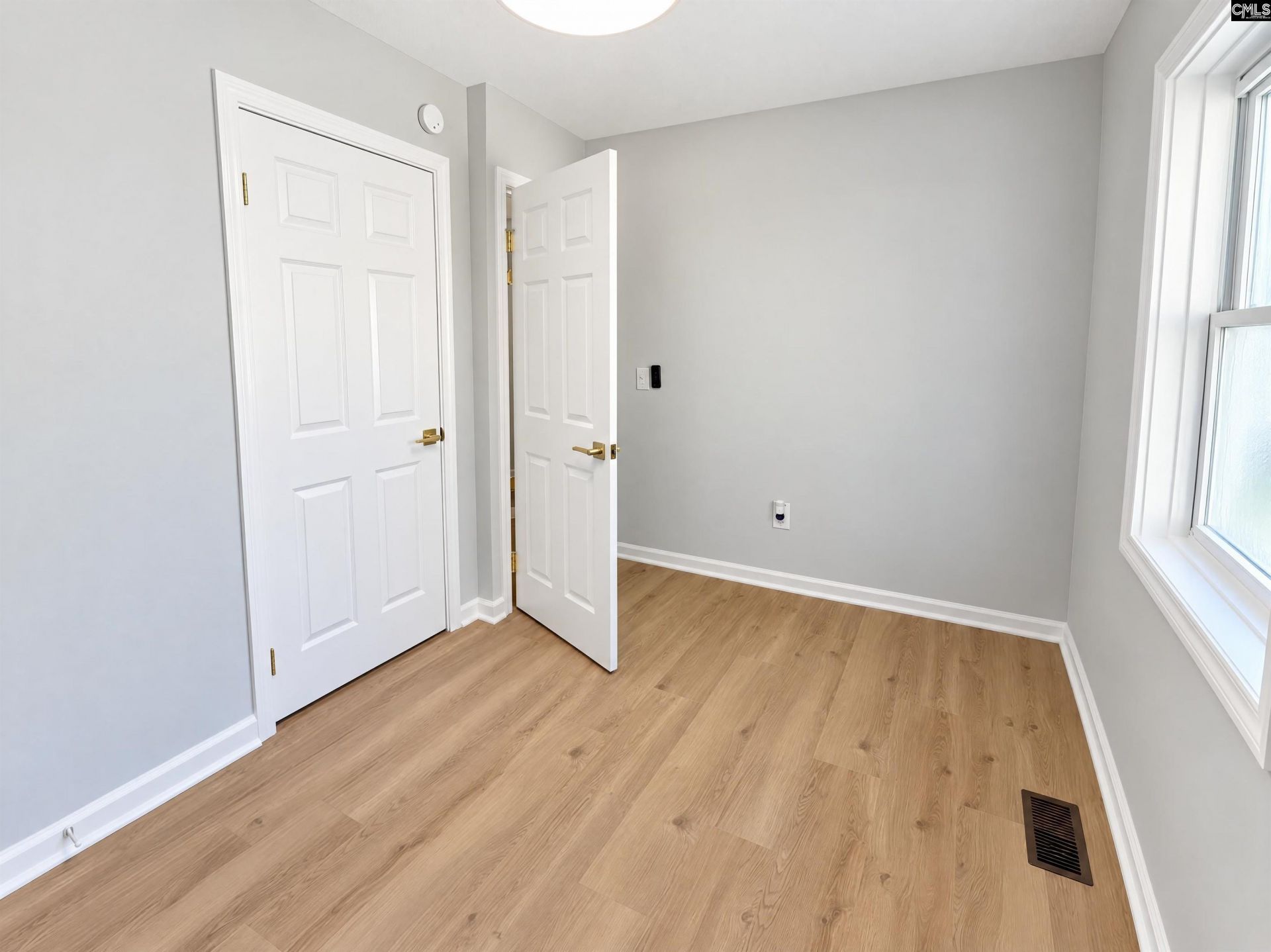 112 Riverview Court  Photo 17