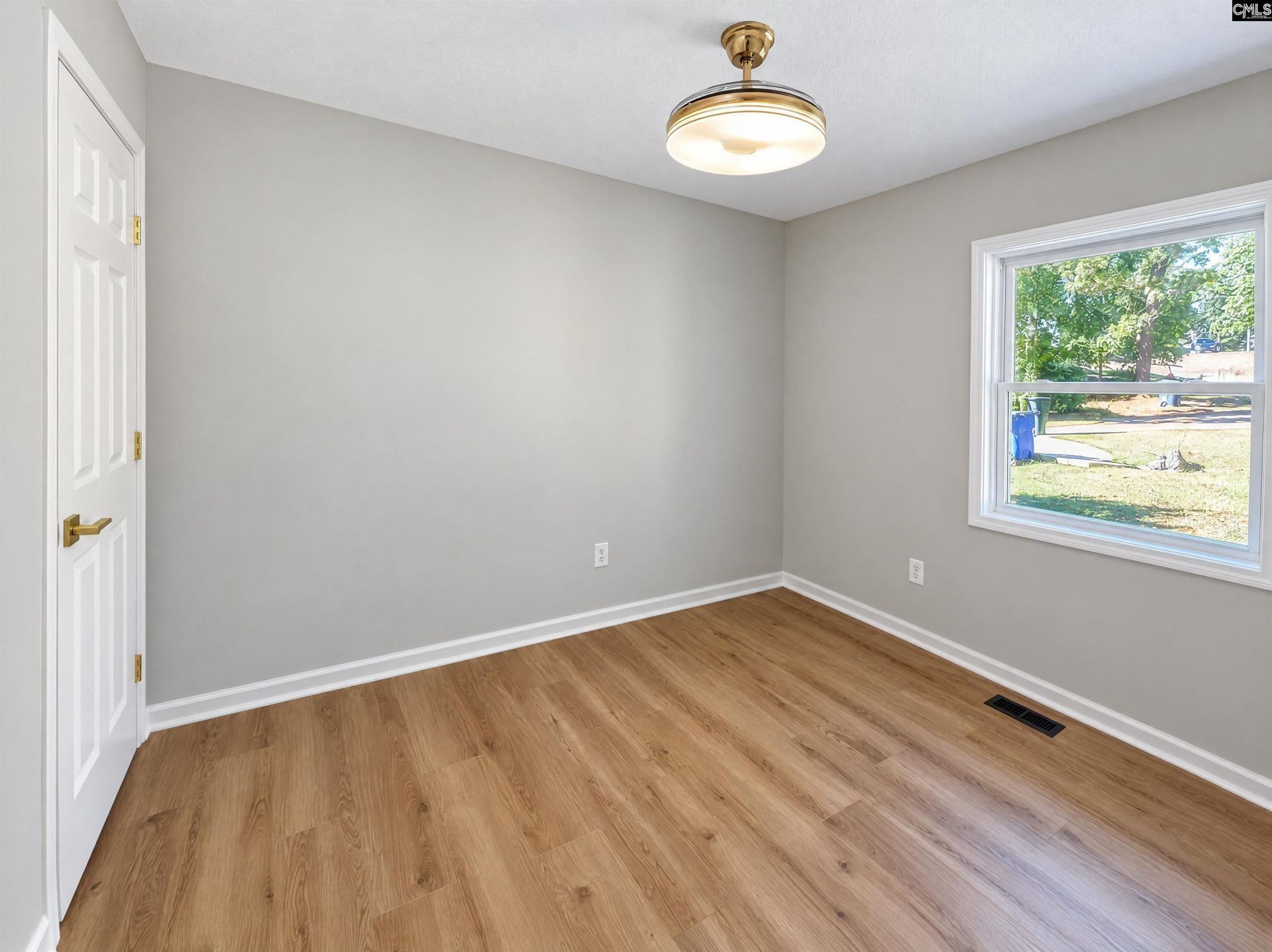 112 Riverview Court  Photo 18