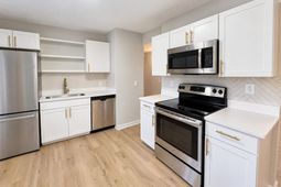 112 Riverview Court  photo 4