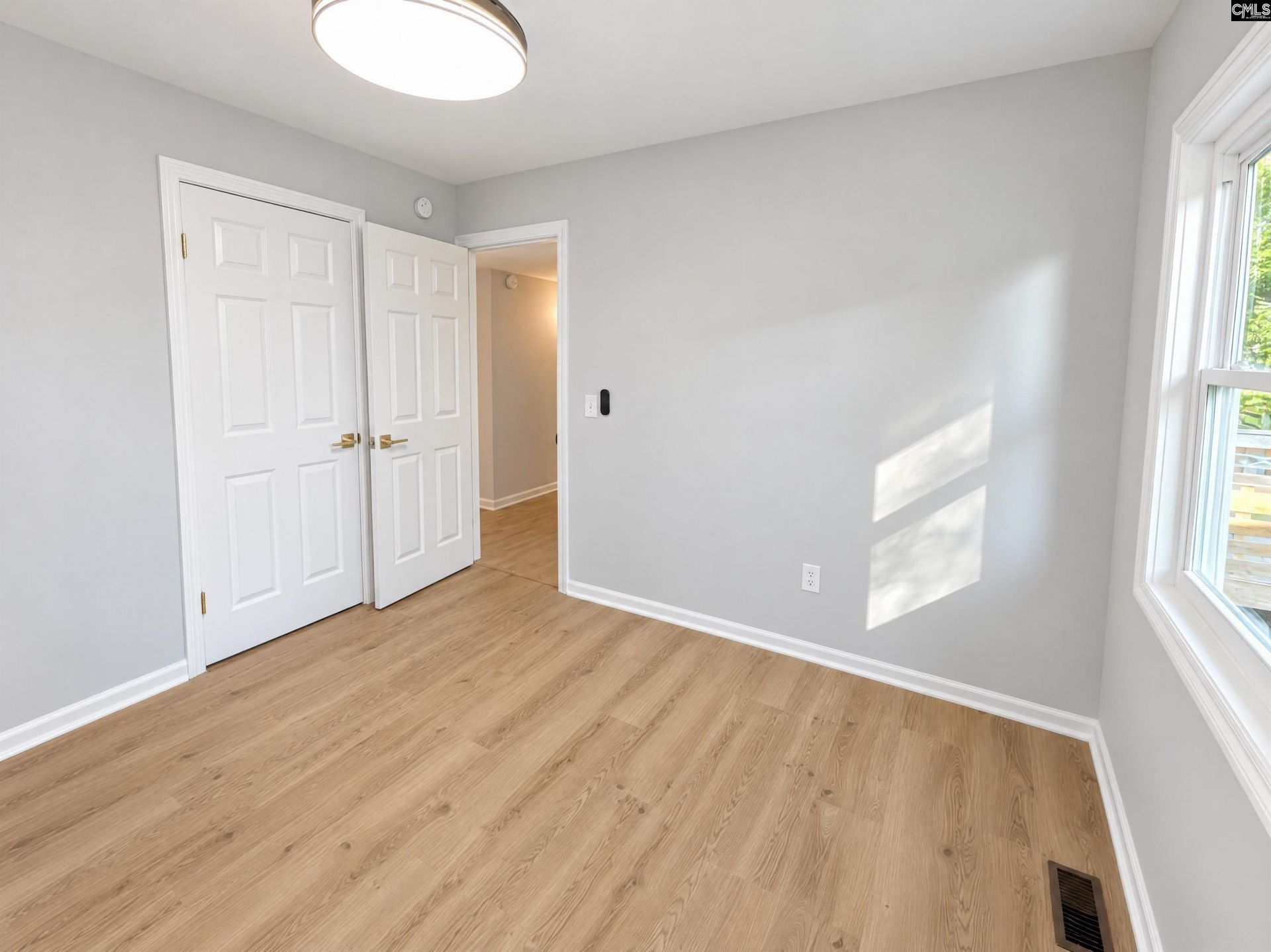 112 Riverview Court  Photo 23