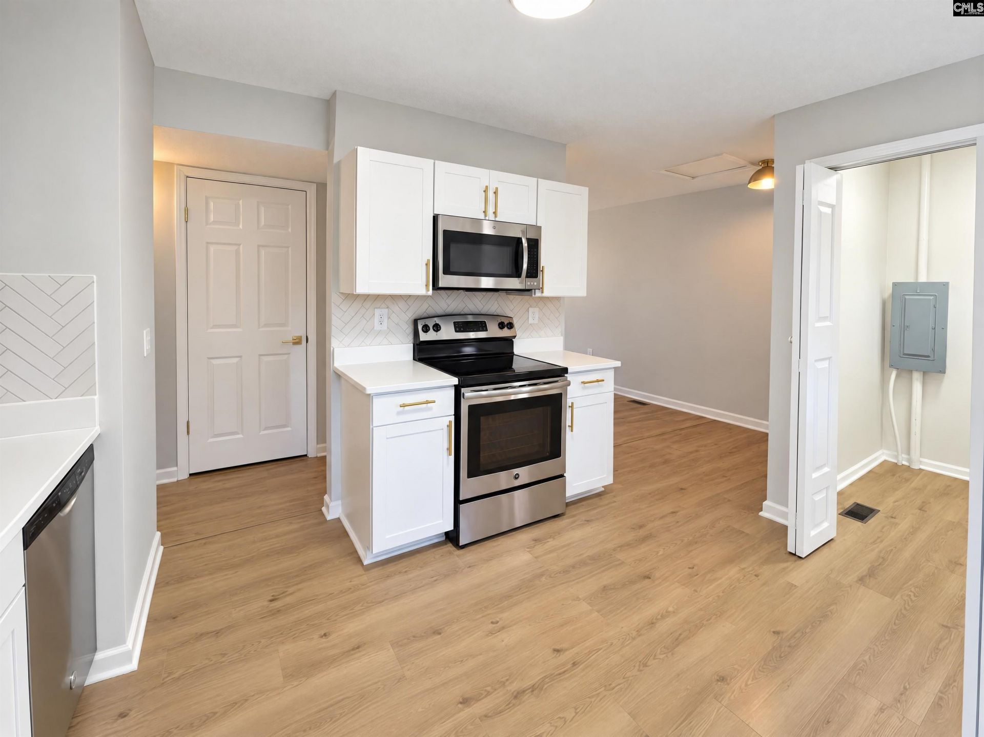 112 Riverview Court  Photo 7