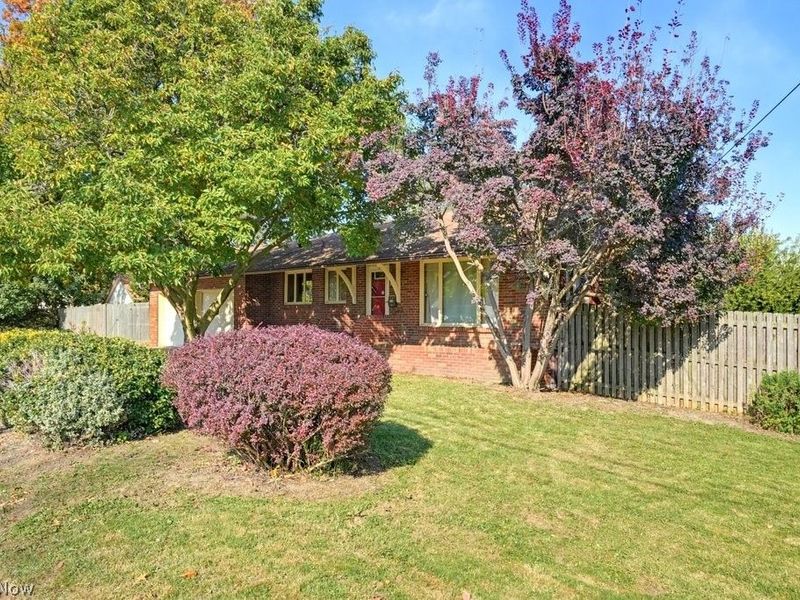 811 Hunt Street, Akron, OH 44306 Photo 2