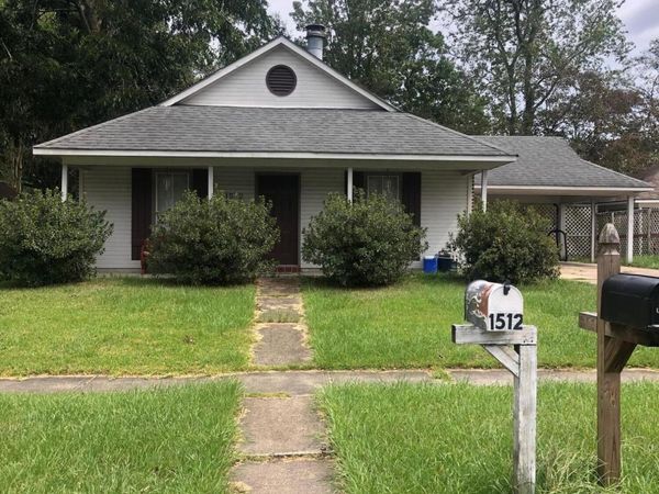 1512 Bullrush Drive , Baton Rouge, LA 70810