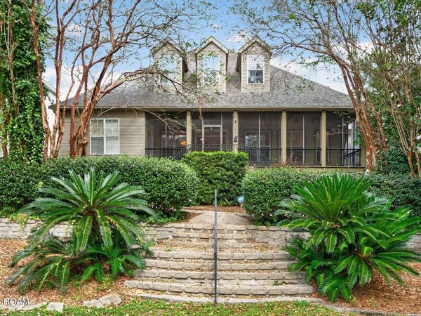 724 E Independence Street , Covington, LA 70433