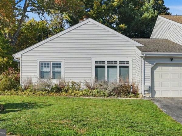 127 UPPER VALLEY LANE, NEWARK, DE 19711