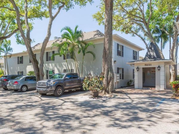 5221 BAYSHORE BOULEVARD , Unit 34, TAMPA, FL 33611