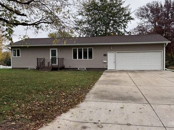 1106 S Tama Street, Rock Rapids, IA 51246