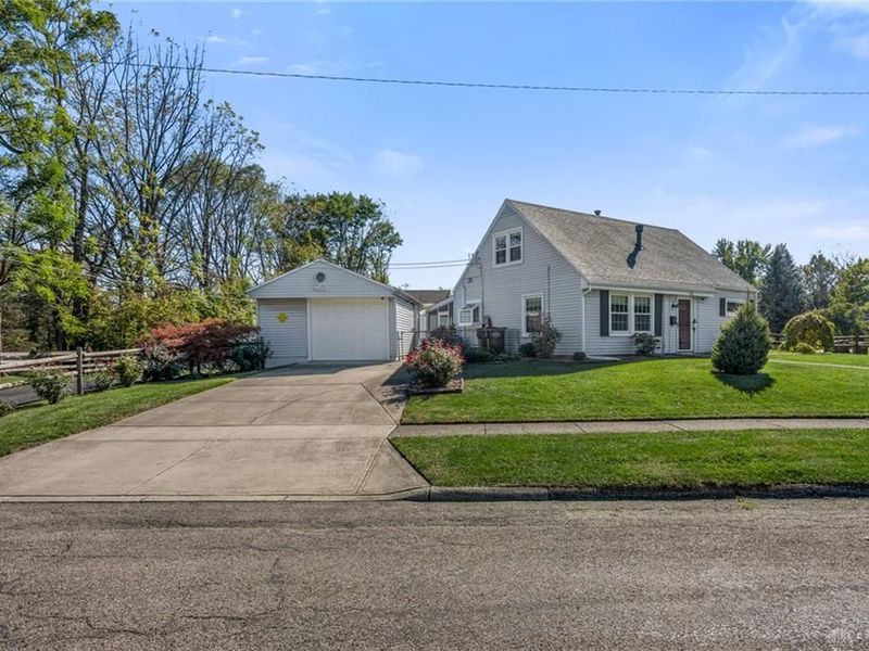 100 Lynnhaven Drive, Riverside, OH 45431 Photo 2
