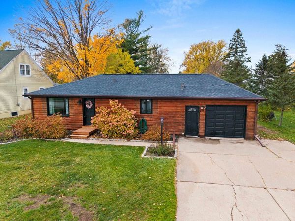 215 LINCOLN STREET, Pulaski, WI 54162