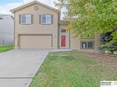 16501 Grand Avenue, Omaha, NE 68116