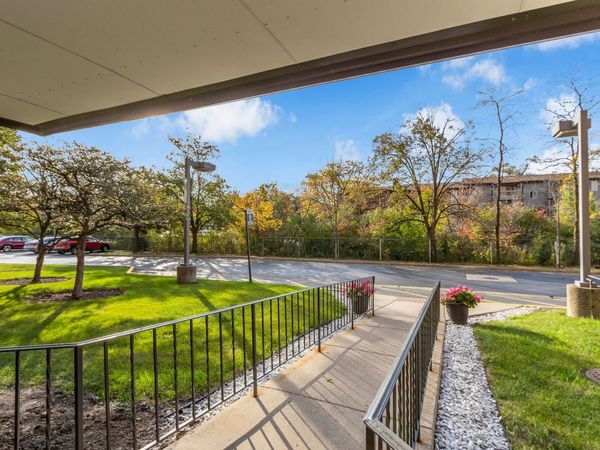 1777 W Crystal Lane , Unit 206, Mount Prospect, IL 60056