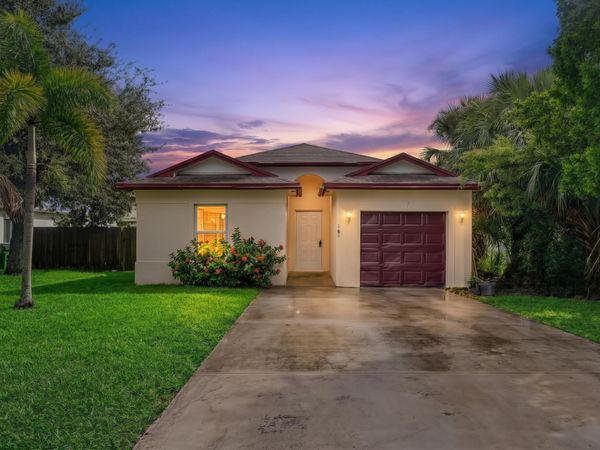 2212 NW 9TH Court, Fort Lauderdale, FL 33311