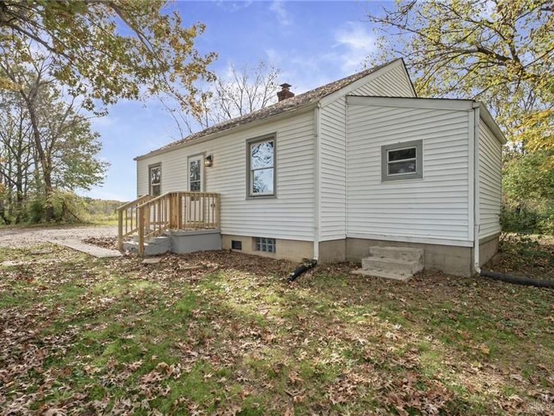 12092 Dille Road, Bethel Township, OH 45344 Photo 2