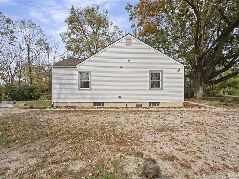 12092 Dille Road, Bethel Township, OH 45344 Photo 28