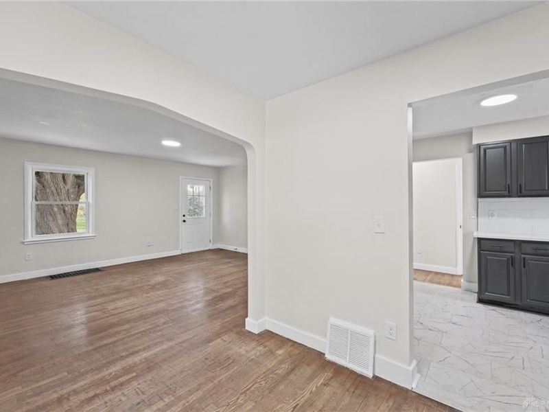 12092 Dille Road, Bethel Township, OH 45344 Photo 9