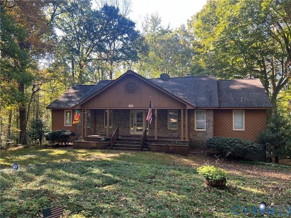 1521 Hill Top Circle, Maidens, VA 23102