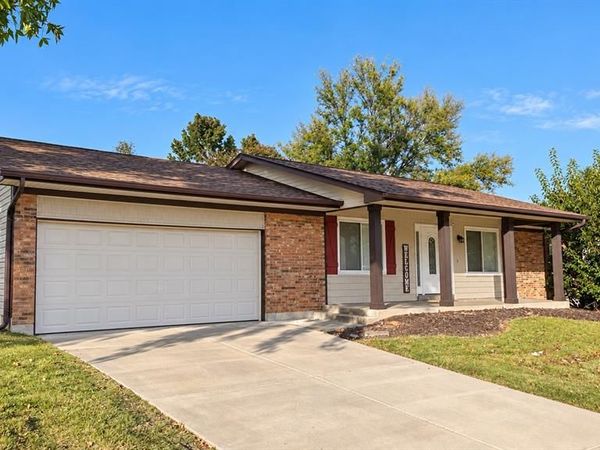400 Sutters Mill Road , St Peters, MO 63376