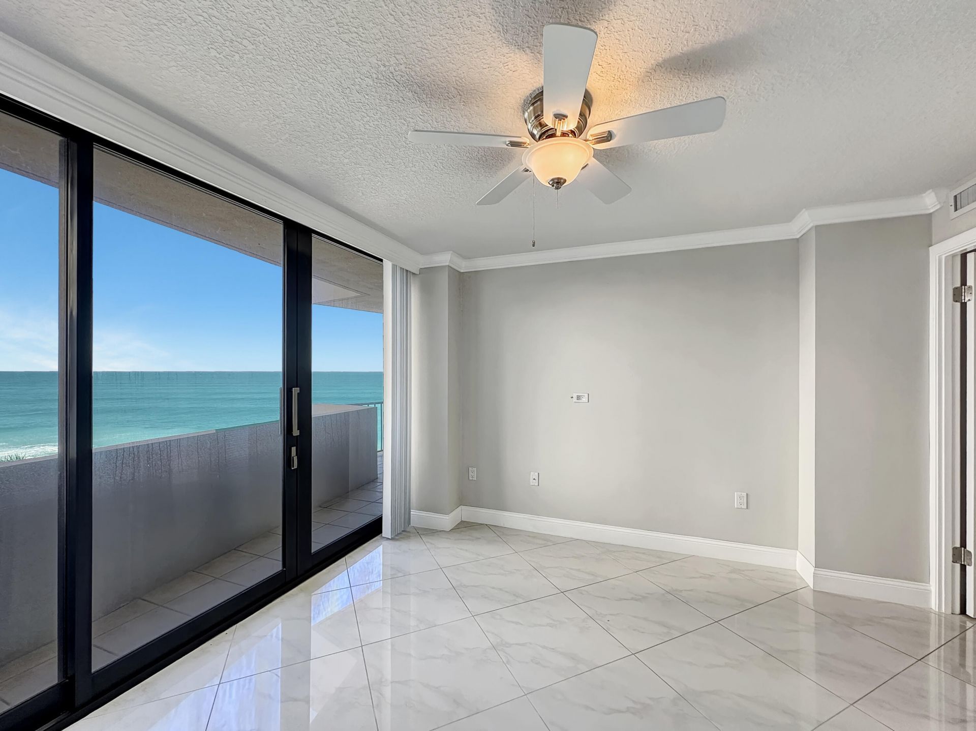 4200 N Ocean Drive, Unit 1-501, Singer Island, FL 33404 Photo