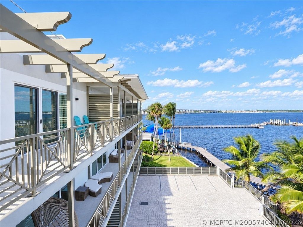 41 Seminole SW Street, Unit Apt #404, Stuart, FL 34994 Photo