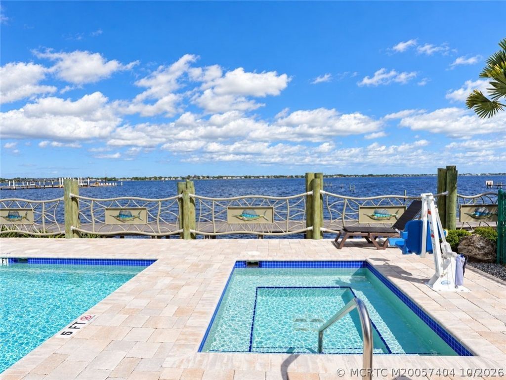 41 Seminole SW Street, Unit Apt #404, Stuart, FL 34994 Photo
