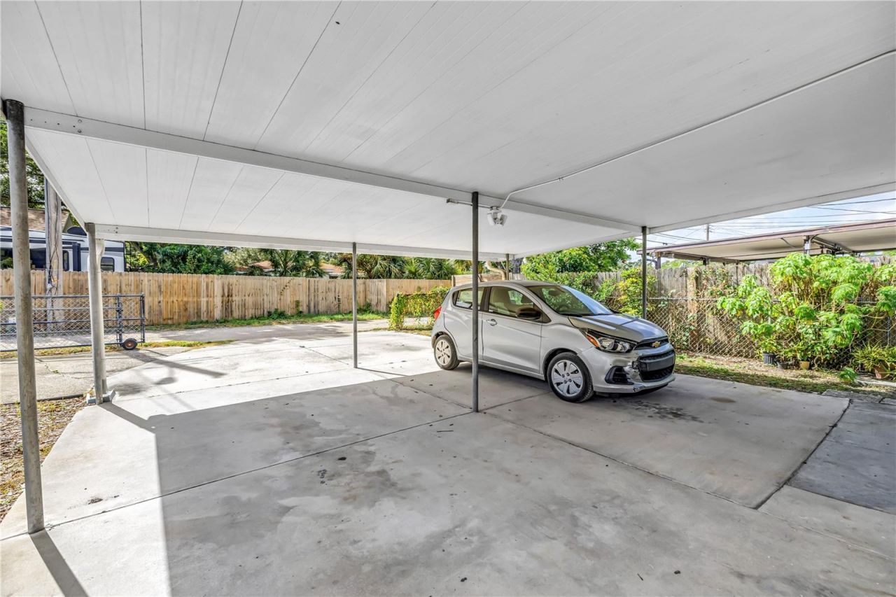 2450 37th Avenue N, Saint Petersburg, FL 33713 Photo