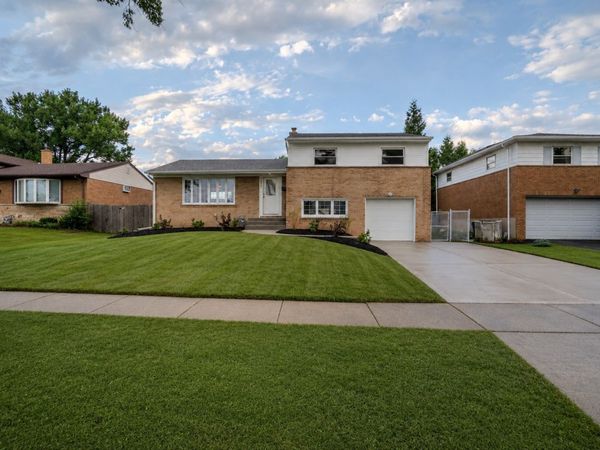 291 Division Street , Melrose Park, IL 60160