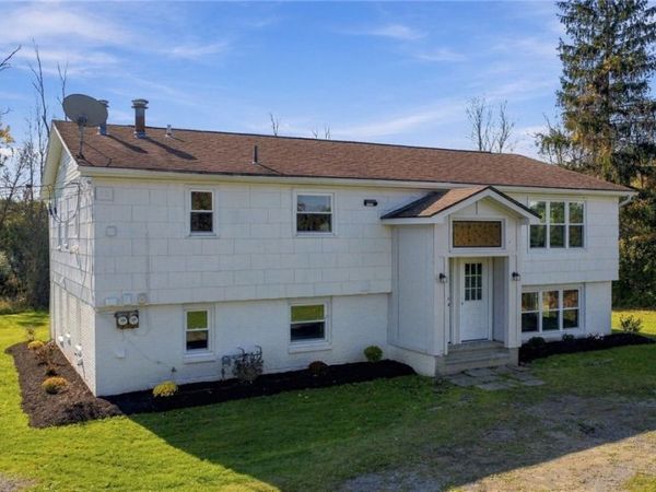 800 Aurora Street, Lancaster, NY 14086