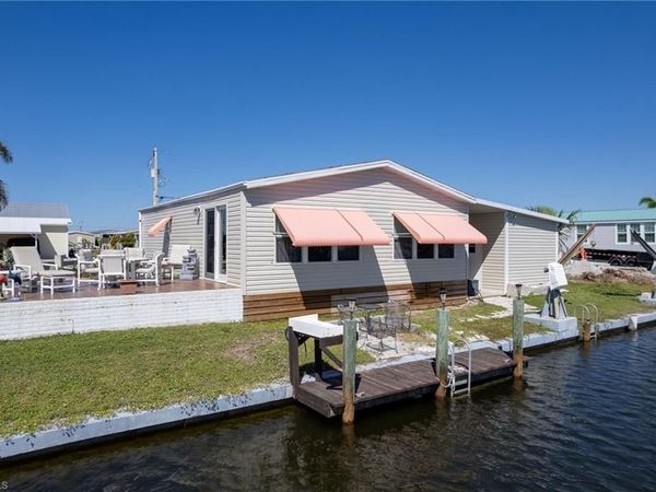 2900 Binnacle LN, ST. JAMES CITY, FL 33956