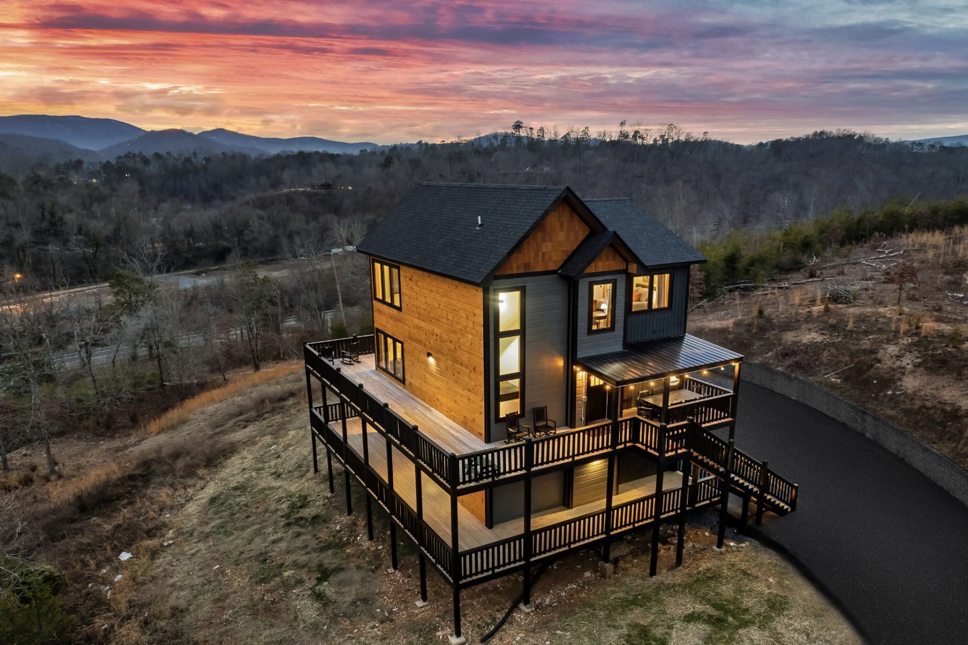 1279 Upper Middle Creek Rd , Sevierville, TN 37876 Main Photo