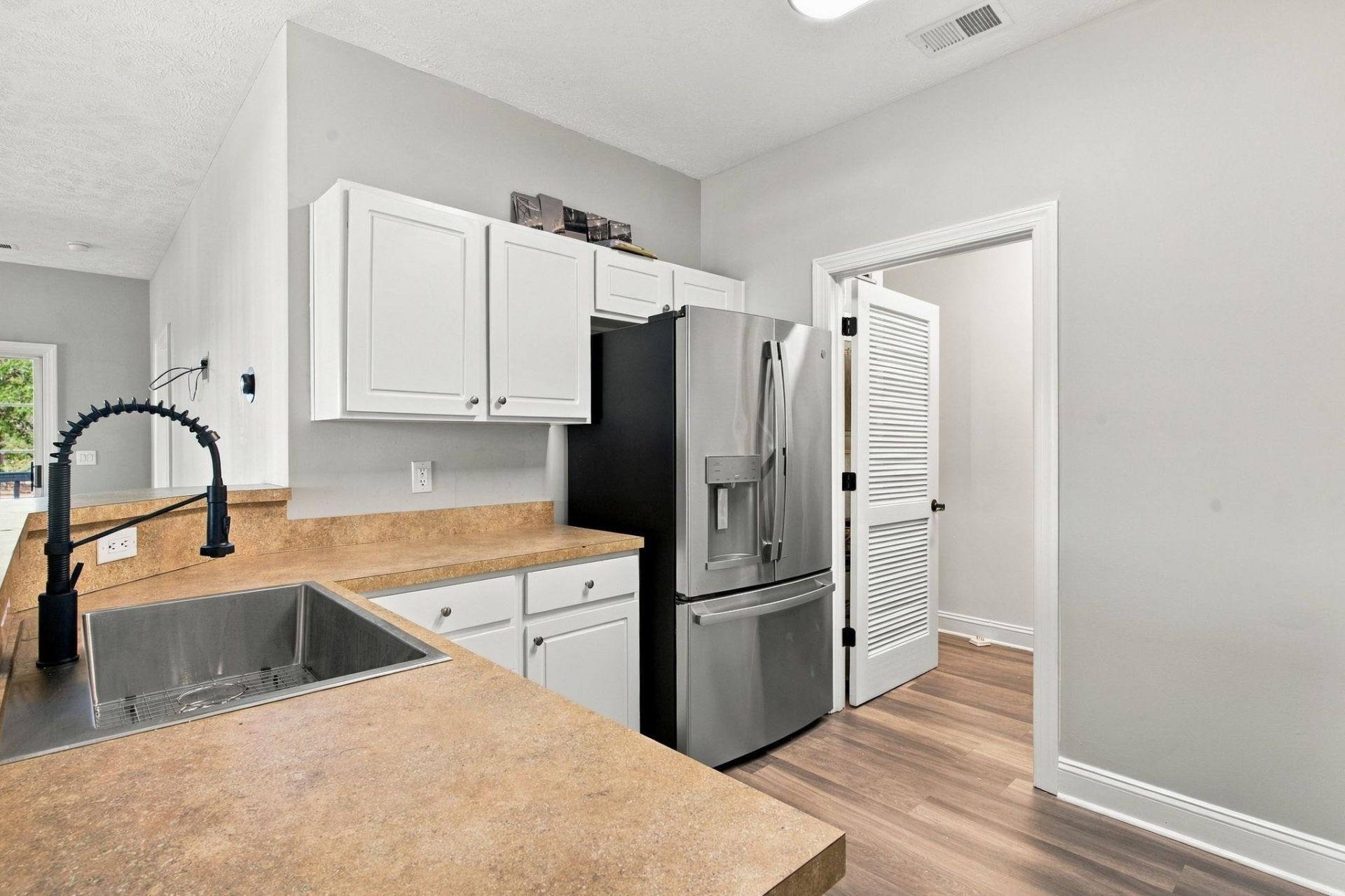5090 Windsor Green Way  Photo 12