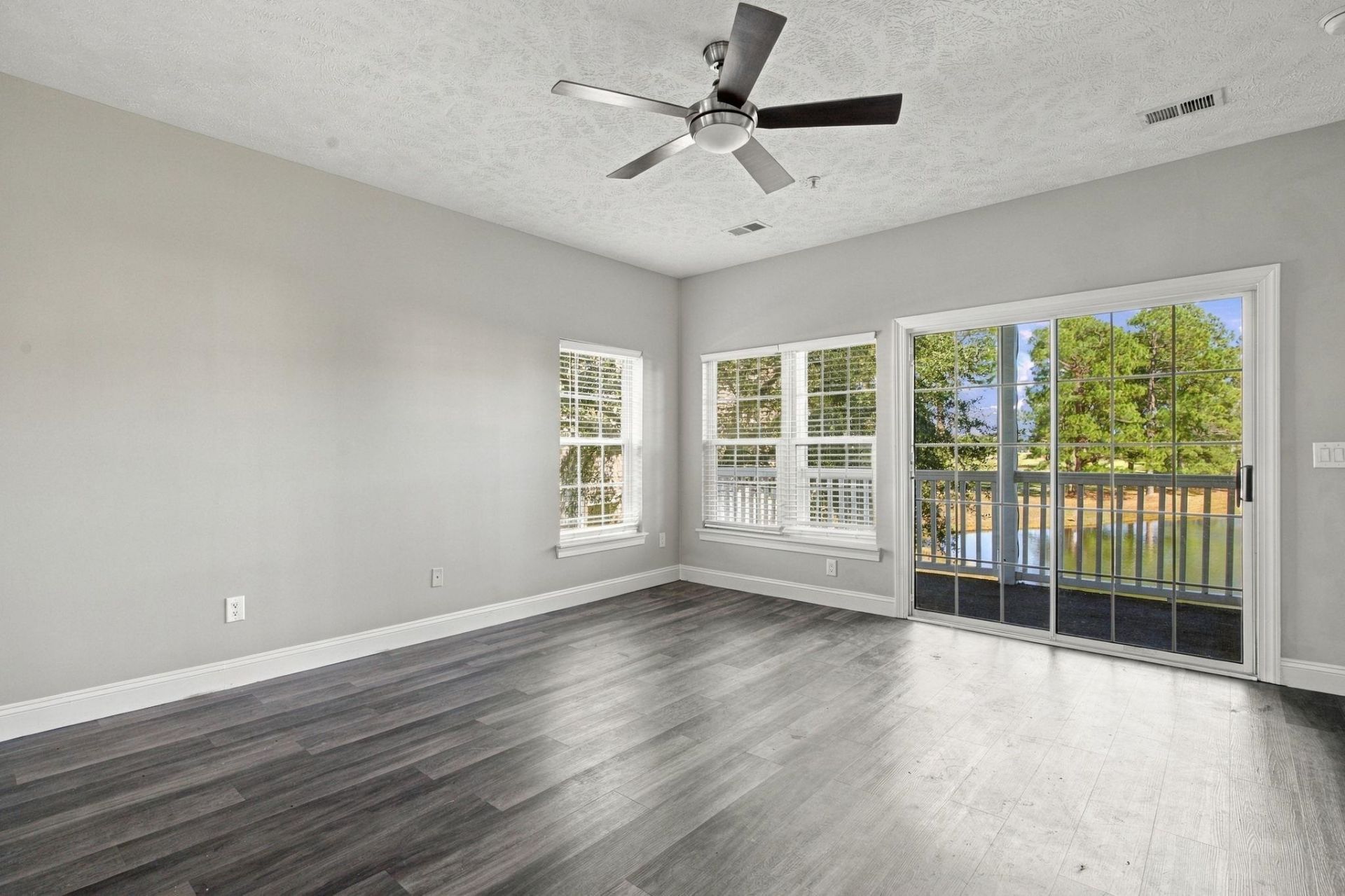 5090 Windsor Green Way  Photo 15