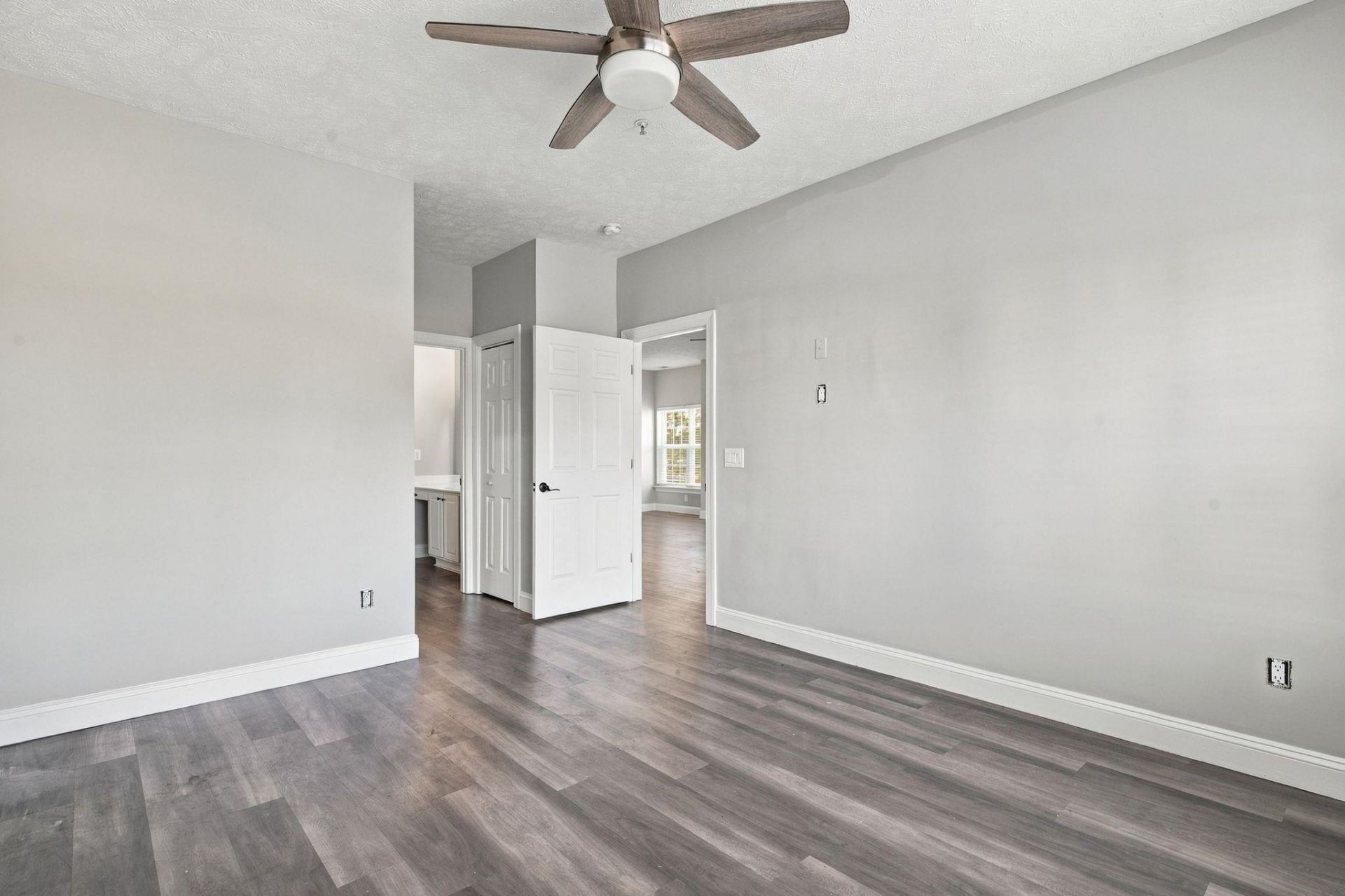 5090 Windsor Green Way  Photo 16
