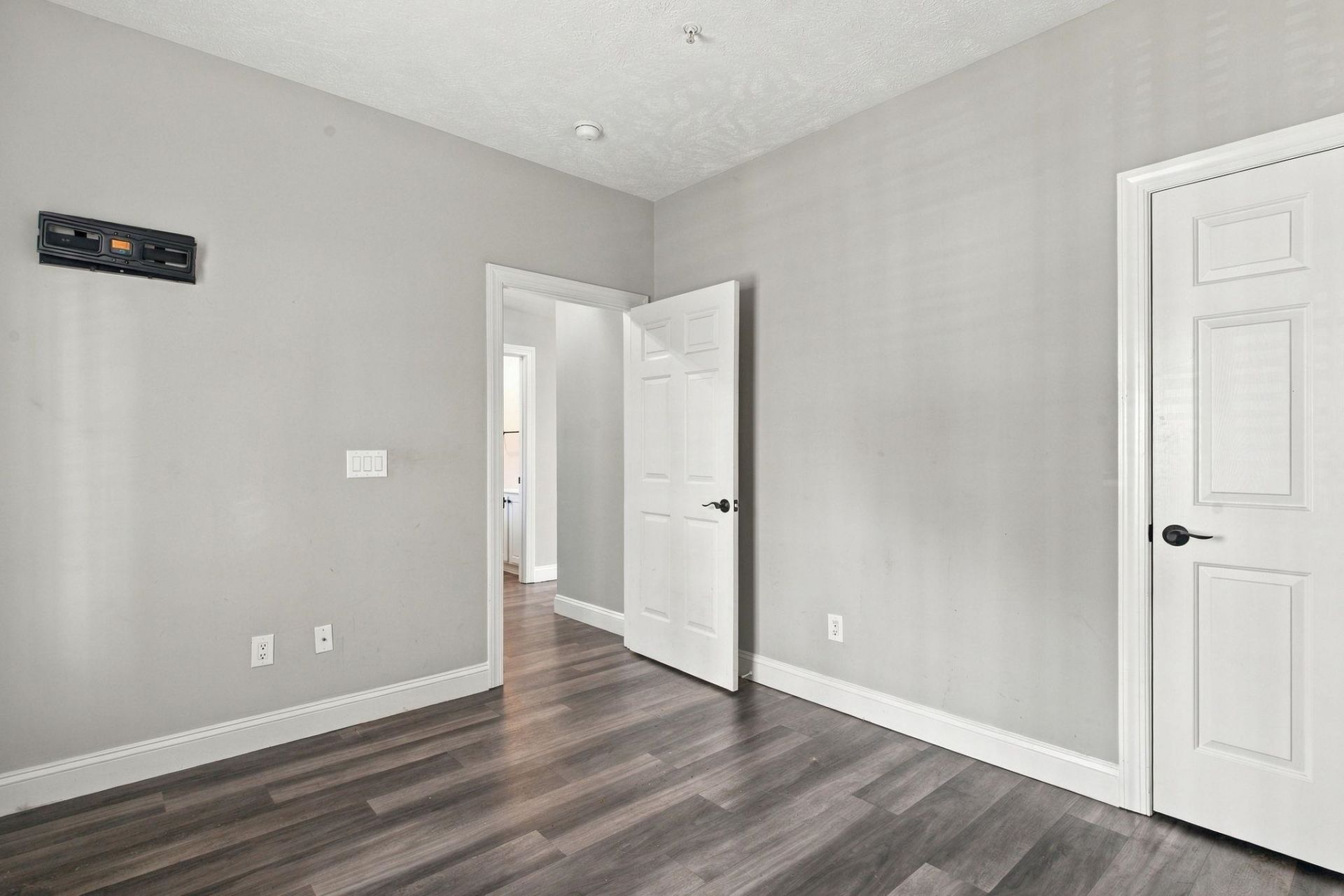 5090 Windsor Green Way  Photo 19