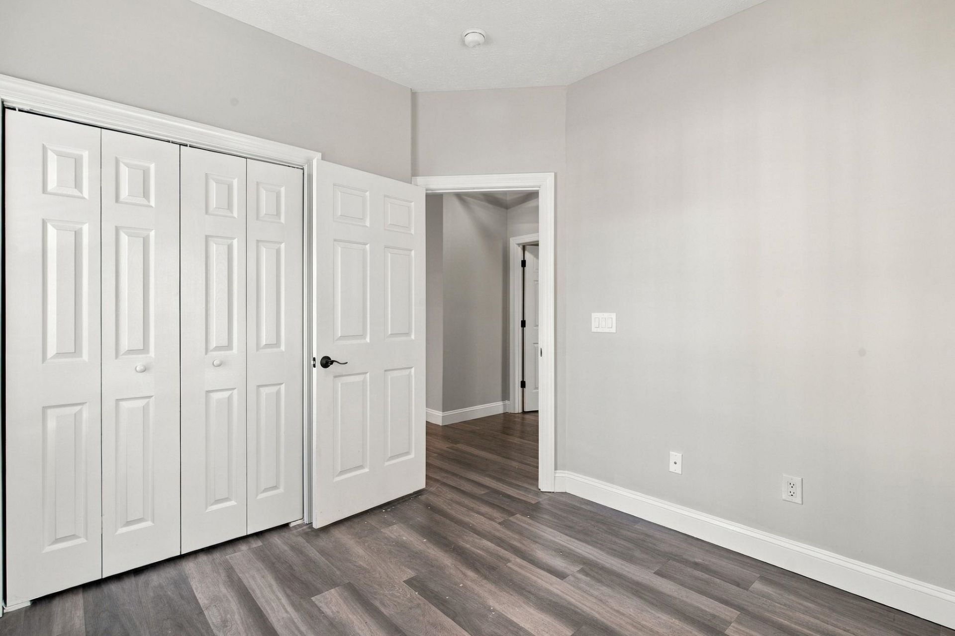 5090 Windsor Green Way  Photo 23