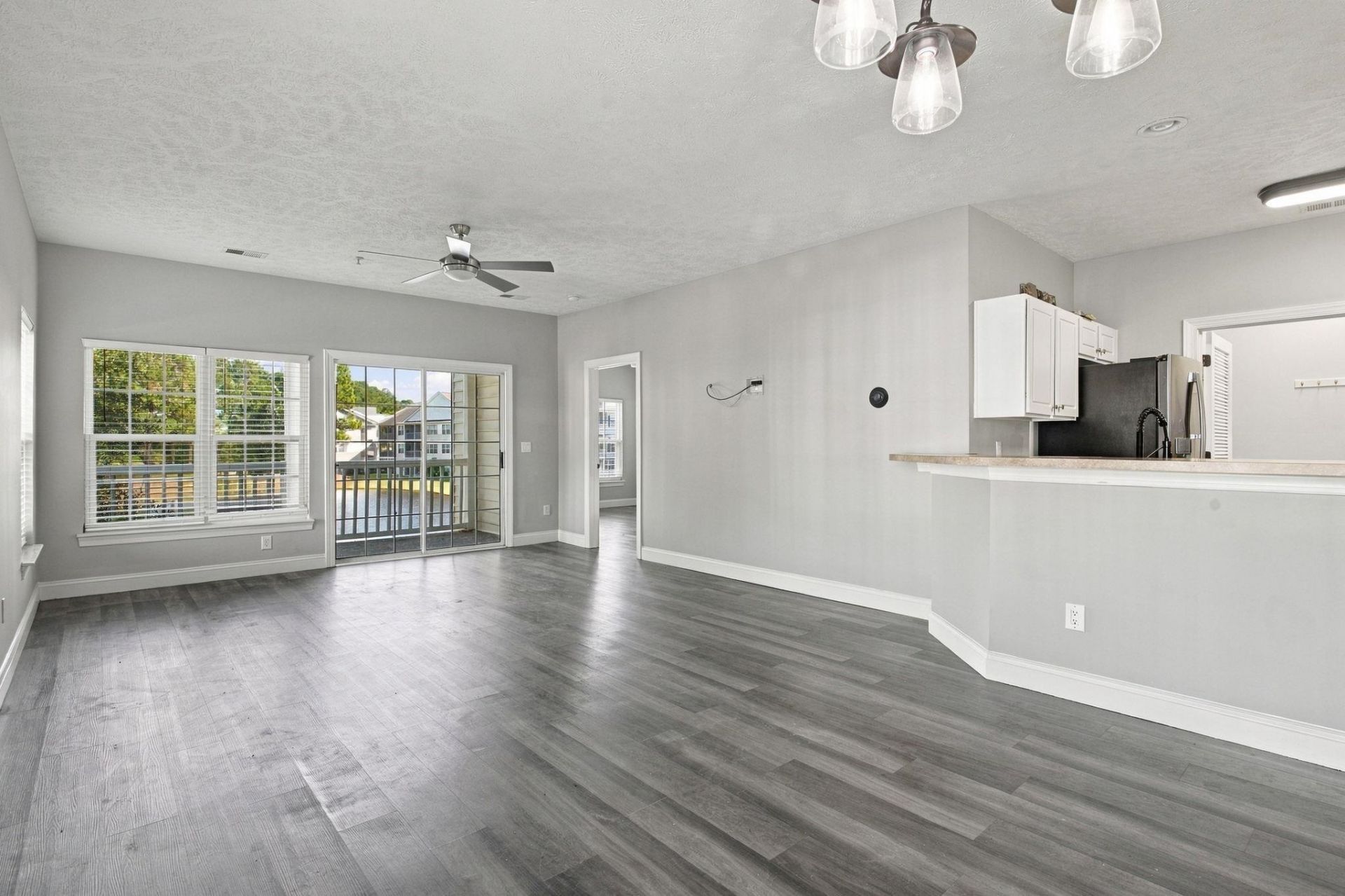 5090 Windsor Green Way  Photo 6