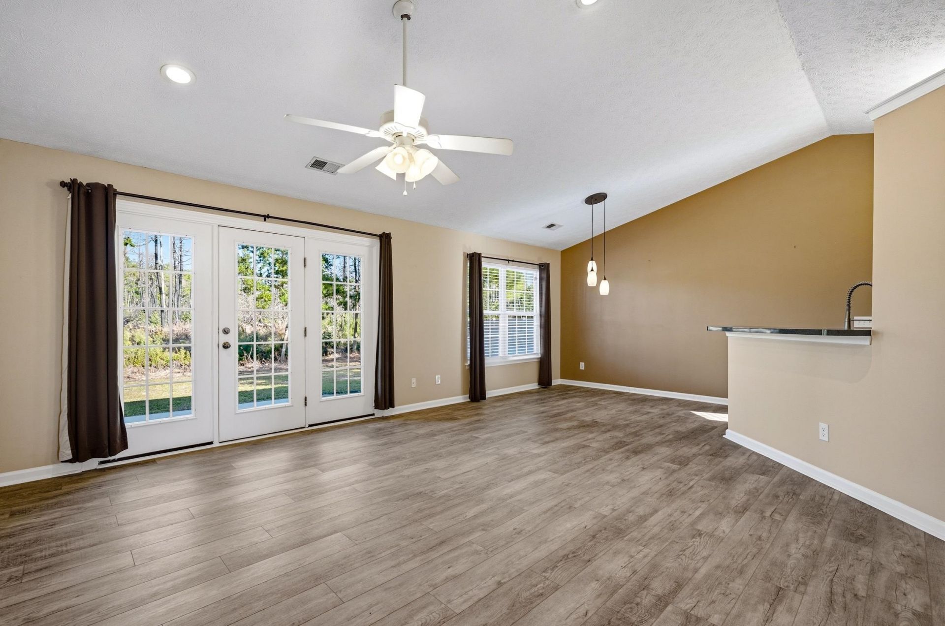 4466 West Walkerton Rd. Photo 8