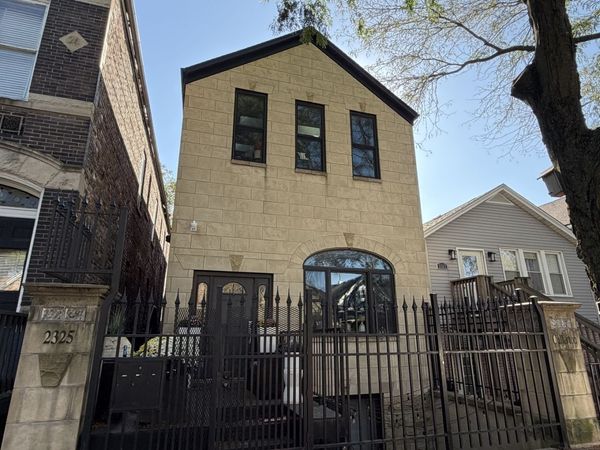 2325 W Cullerton Street , Chicago, IL 60608