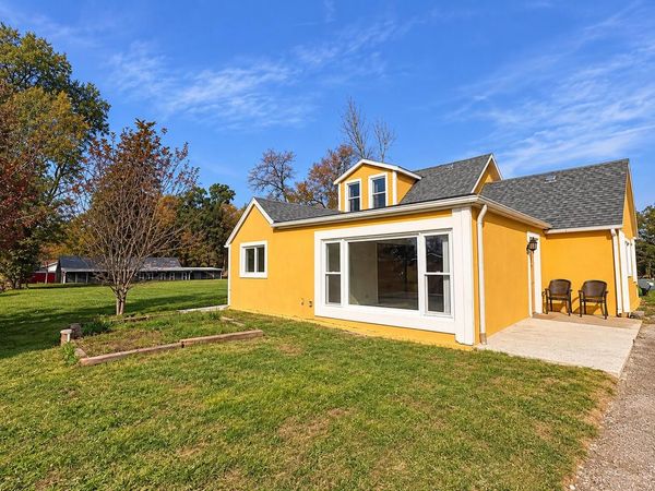 W814 Washington AVENUE, Burlington, WI 53105