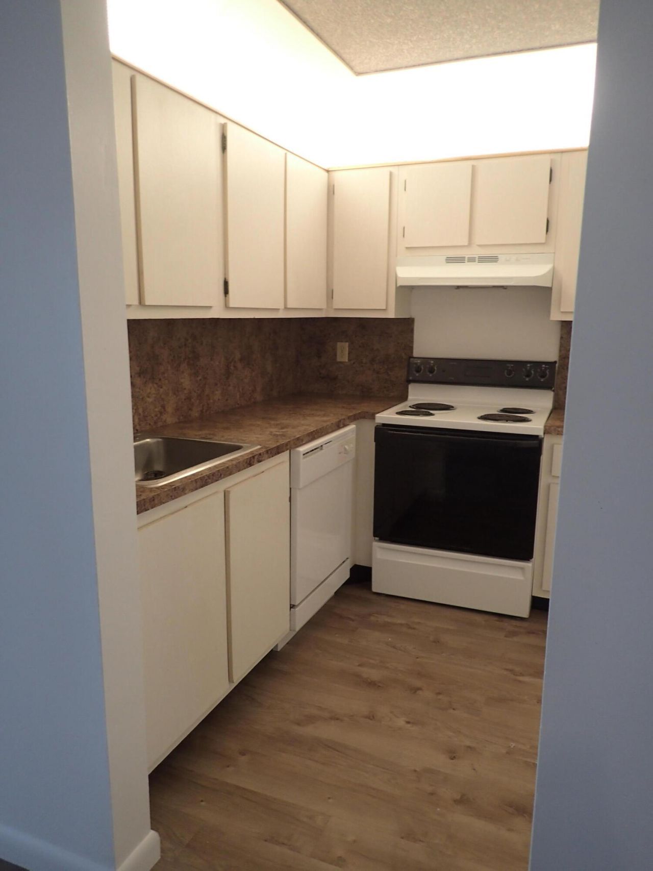 2820 Somerset, Unit 206O, Lauderdale Lakes, FL 33311 Photo