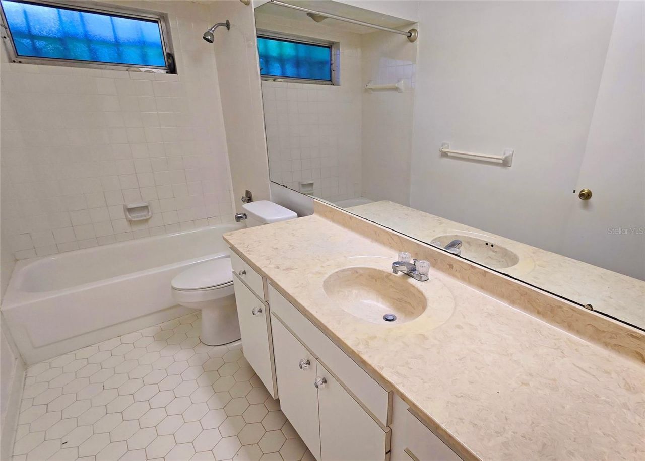6545 Waterford Circle , Sarasota, FL 34238 Photo
