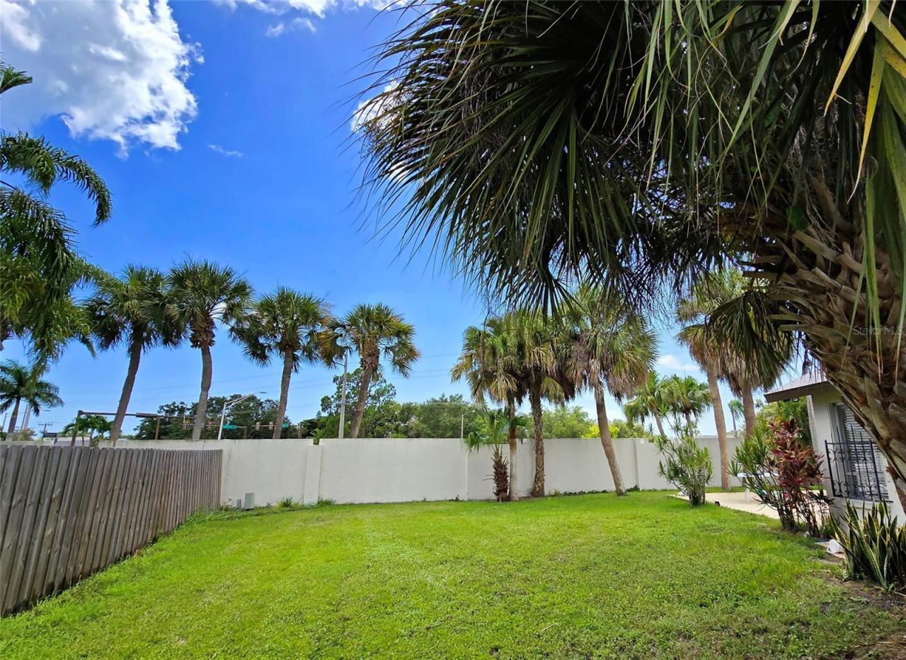 6545 Waterford Circle , Sarasota, FL 34238 Photo