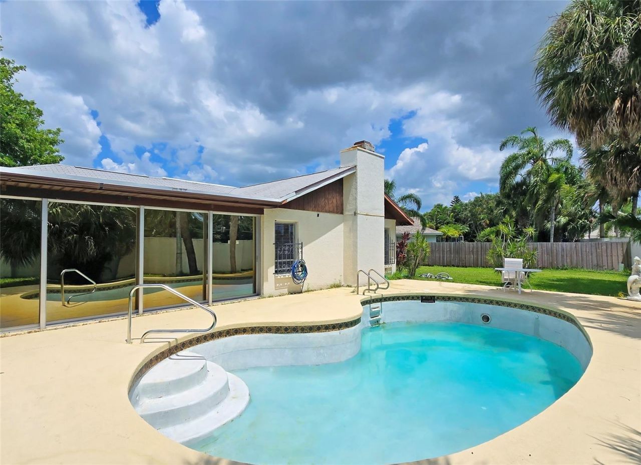 6545 Waterford Circle , Sarasota, FL 34238 Photo