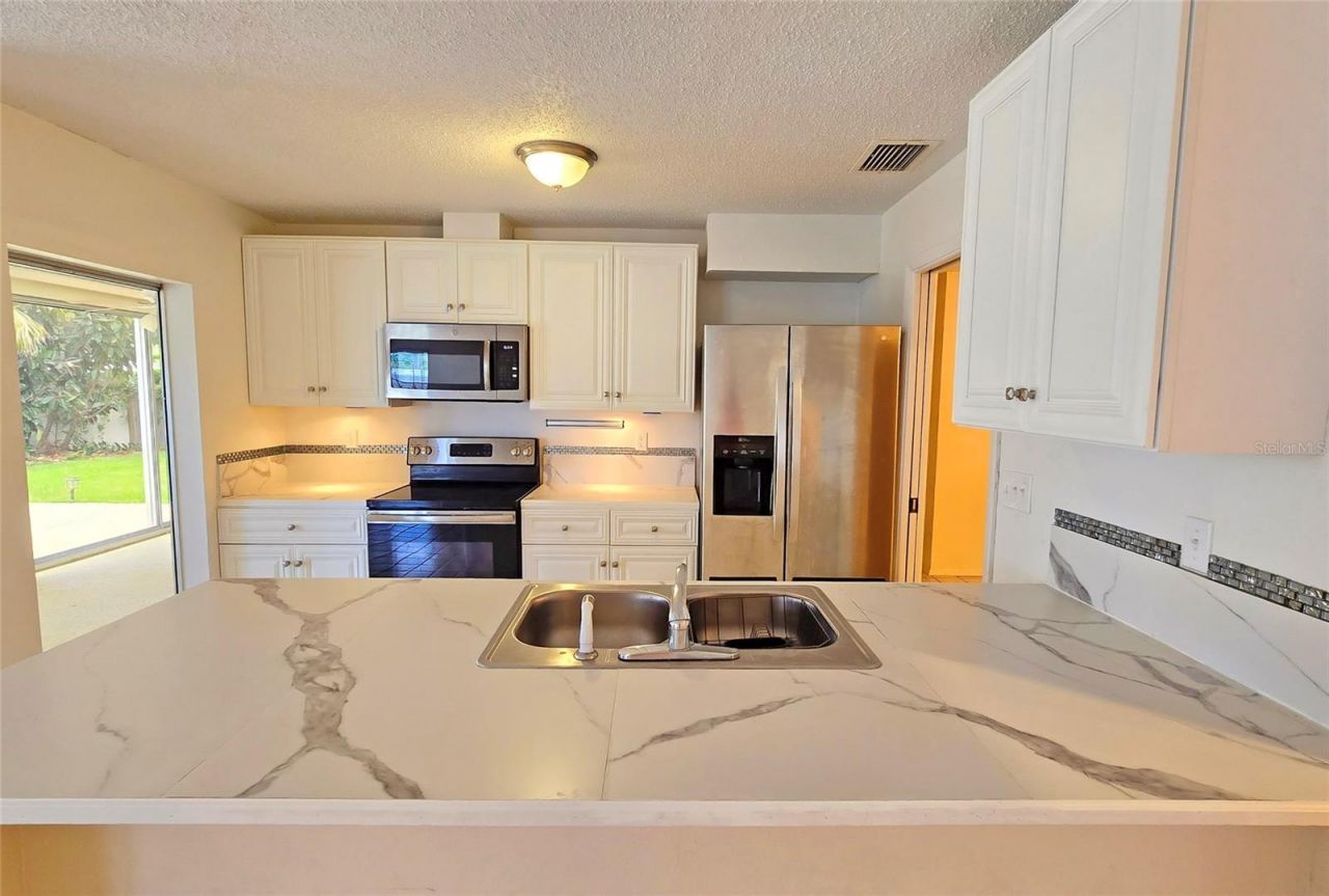 6545 Waterford Circle , Sarasota, FL 34238 Photo