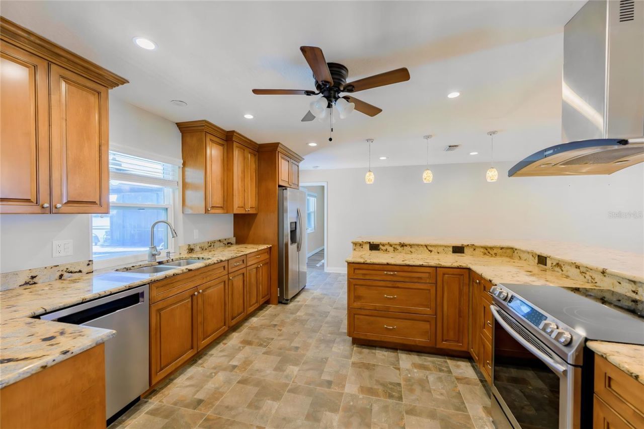 12173 Wild Acres Road , Largo, FL 33773 Photo