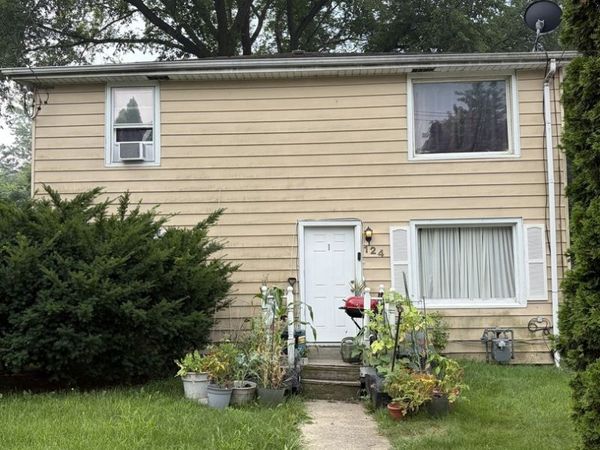 124 E State Street , Unit 2, North Aurora, IL 60542