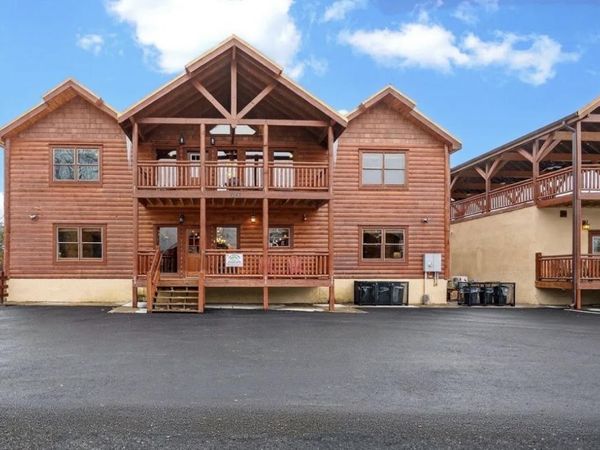 2727 Green Mountain Way , Sevierville, TN 37876