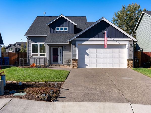 1345 NW 16th Court, Redmond, OR 97756